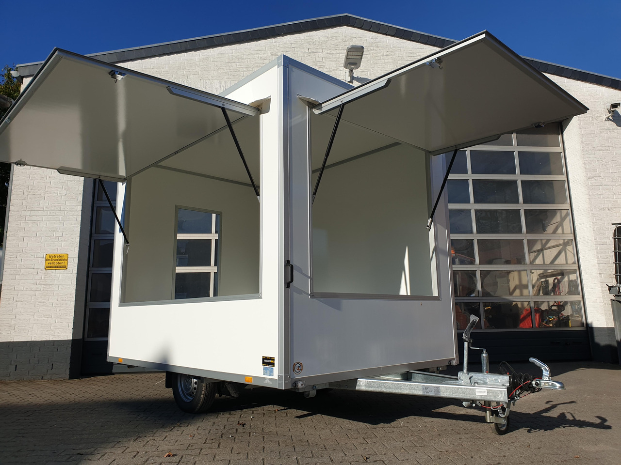 Verkaufsanhänger VKE 1330/206 300cm 2 Verkaufsklappen Multi Leerwagen Hecktür (M) 1300kg - Remolque venta ambulante: foto 1 Verkaufsanhänger VKE 1330/206 300cm 2 Verkaufsklappen Multi Leerwagen Hecktür (M) 1300kg - Remolque venta ambulante: foto 1