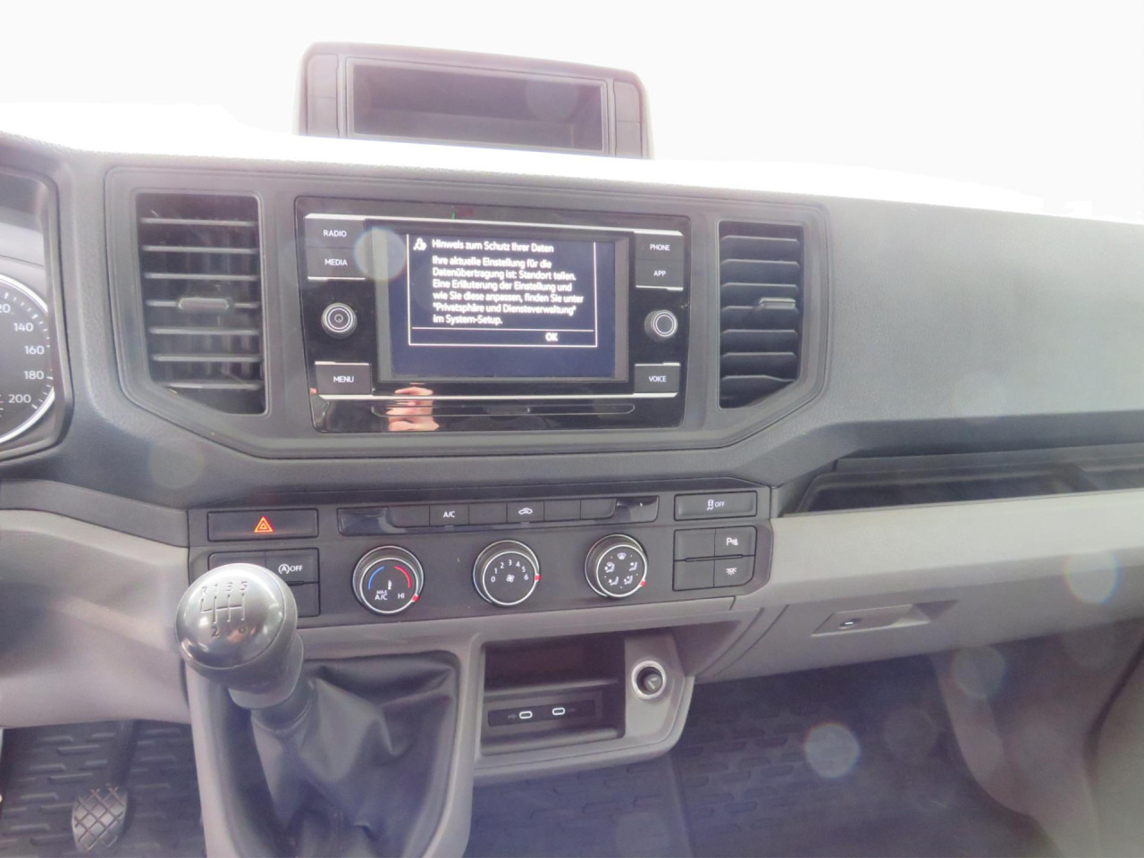 VOLKSWAGEN Crafter 35 L3H3 Kasten Euro6 Klima ZV - Furgón: foto 3 VOLKSWAGEN Crafter 35 L3H3 Kasten Euro6 Klima ZV - Furgón: foto 3