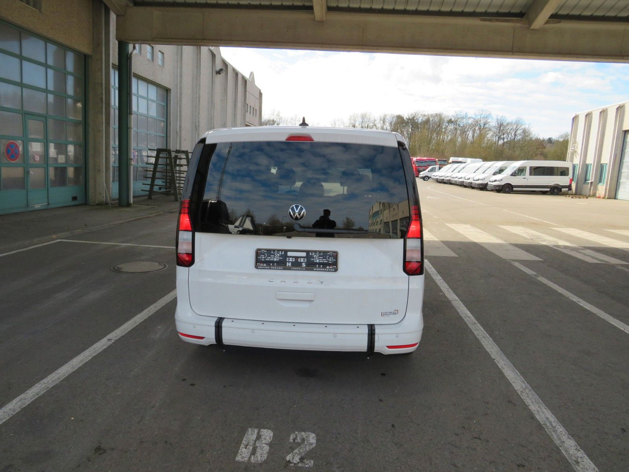 Volkswagen Caddy Maxi 2.0 TDI Rollstuhlumbau Taxirampe - Coche: foto 5 Volkswagen Caddy Maxi 2.0 TDI Rollstuhlumbau Taxirampe - Coche: foto 5