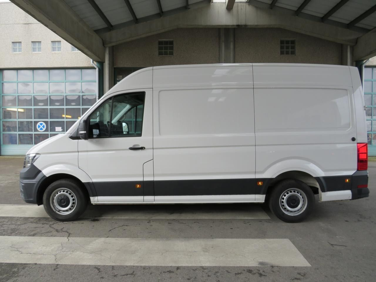 Volkswagen Crafter 35 L3H3 Kasten Euro6 Klima ZV - Furgón: foto 3 Volkswagen Crafter 35 L3H3 Kasten Euro6 Klima ZV - Furgón: foto 3