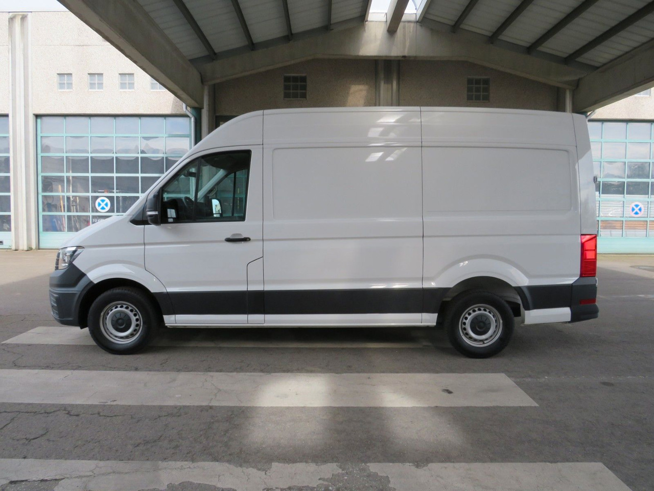 Volkswagen Crafter 35 L3H3 Kasten - Furgón: foto 3 Volkswagen Crafter 35 L3H3 Kasten - Furgón: foto 3