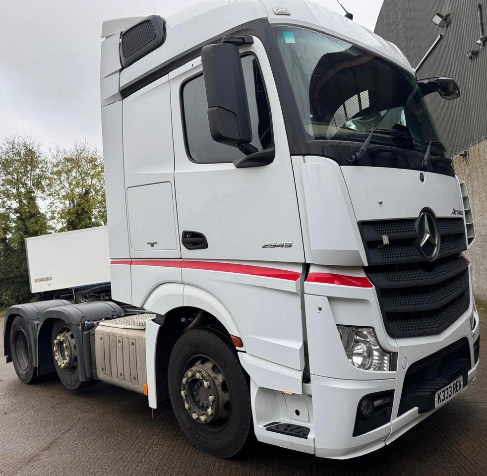 Mercedes Actros - Cabeza tractora: foto 4 Mercedes Actros - Cabeza tractora: foto 4