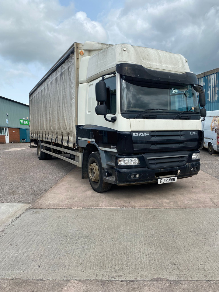 DAF CF 65 250 - Camión lona: foto 2 DAF CF 65 250 - Camión lona: foto 2