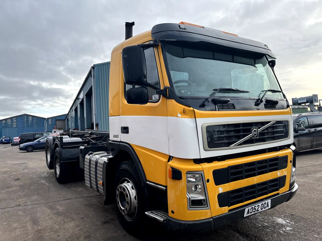 VOLVO FM9 260 6X2 - Camión chasis: foto 1 VOLVO FM9 260 6X2 - Camión chasis: foto 1