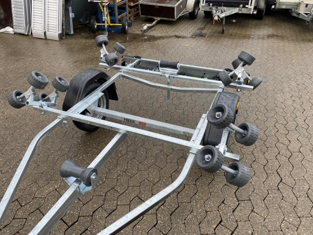 Brenderup Brenderup Premium Schlauchbootanhänger 150600UB RBX, 600 kg, 100 km/h, 4,6 m - Remolque para barco: foto 4 Brenderup Brenderup Premium Schlauchbootanhänger 150600UB RBX, 600 kg, 100 km/h, 4,6 m - Remolque para barco: foto 4