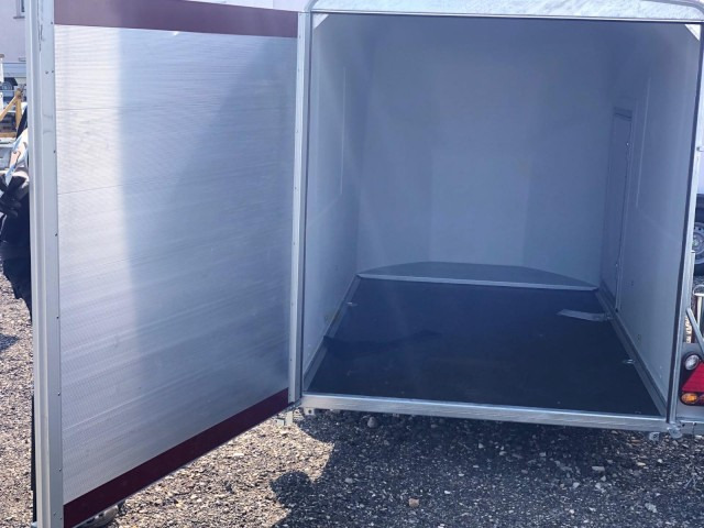 Cheval Liberte Debon Roadster 500 Alu 2600 kg, 100 km/h, 320x167x200cm - Remolque caja cerrada: foto 2 Cheval Liberte Debon Roadster 500 Alu 2600 kg, 100 km/h, 320x167x200cm - Remolque caja cerrada: foto 2