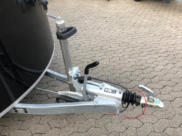 Cheval Liberte Debon Roadster 500 Alu 2600 kg, 100 km/h, 320x167x200cm - Remolque caja cerrada: foto 3 Cheval Liberte Debon Roadster 500 Alu 2600 kg, 100 km/h, 320x167x200cm - Remolque caja cerrada: foto 3