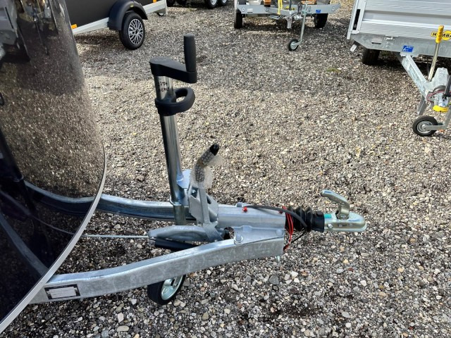 Cheval Liberte Debon Roadster 500 Sandwich Verkaufsklappe 2600 kg, 100 km/h, 320x167x200cm - Remolque caja cerrada: foto 3 Cheval Liberte Debon Roadster 500 Sandwich Verkaufsklappe 2600 kg, 100 km/h, 320x167x200cm - Remolque caja cerrada: foto 3