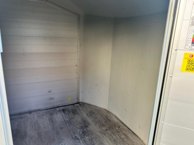 Cheval Liberte Debon Roadster 700 Alu + Türe 2600 kg, 100 km/h, 375x180x202cm - Remolque caja cerrada: foto 4 Cheval Liberte Debon Roadster 700 Alu + Türe 2600 kg, 100 km/h, 375x180x202cm - Remolque caja cerrada: foto 4