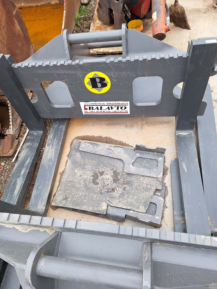 BALAVTO pallet forks 1500 mm - Horquillas: foto 1 BALAVTO pallet forks 1500 mm - Horquillas: foto 1