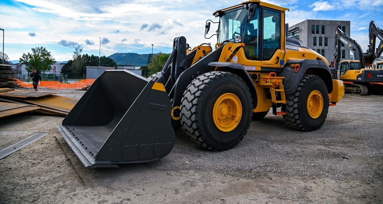 Volvo L110H - Cargadora de ruedas: foto 1 Volvo L110H - Cargadora de ruedas: foto 1
