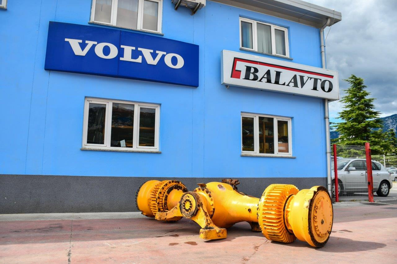 Volvo L350F - Eje y piezas para Cargadora de ruedas: foto 1 Volvo L350F - Eje y piezas para Cargadora de ruedas: foto 1