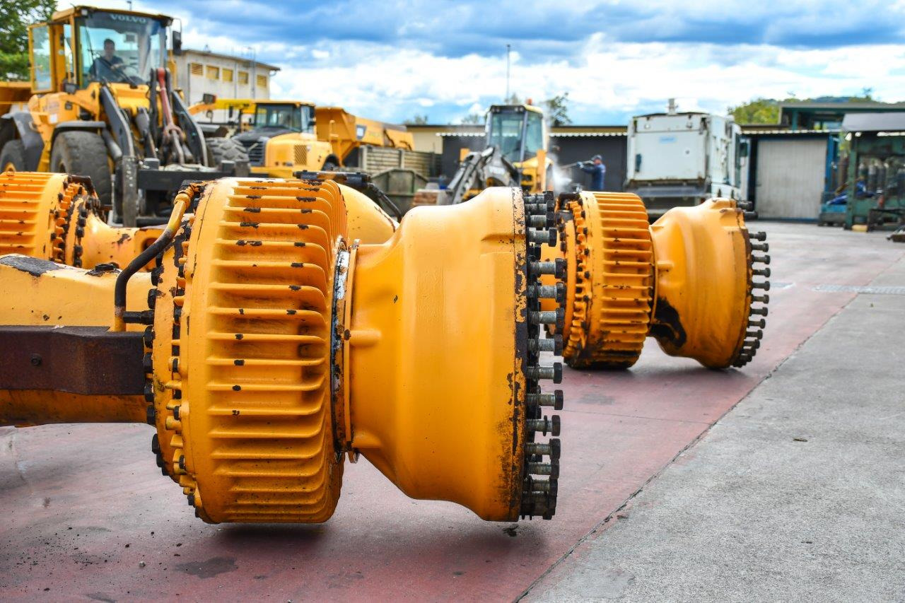 Volvo L350F - Eje y piezas para Cargadora de ruedas: foto 5 Volvo L350F - Eje y piezas para Cargadora de ruedas: foto 5