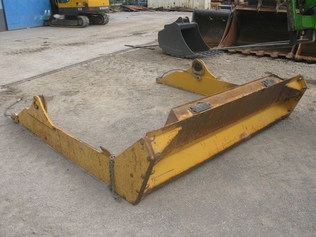 Volvo tailgate Volvo A25, A30, A35 articulated dump - Carrocería y exterior para Dúmper articulado: foto 5 Volvo tailgate Volvo A25, A30, A35 articulated dump - Carrocería y exterior para Dúmper articulado: foto 5