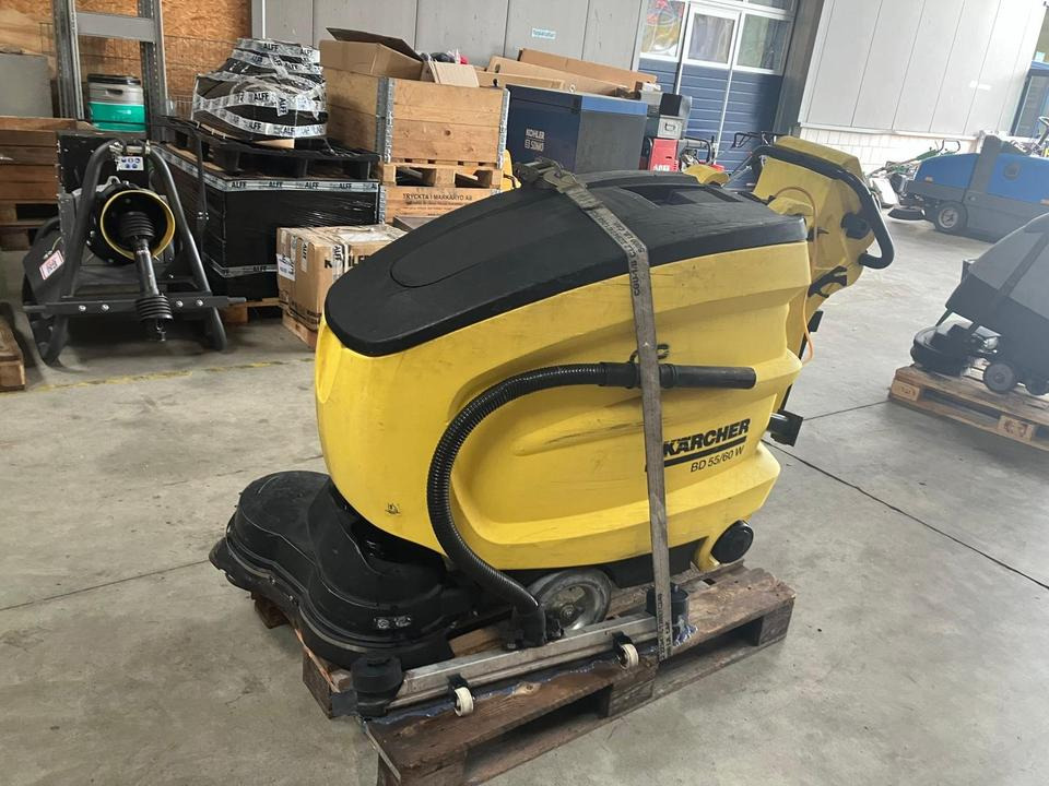 Kärcher BD 55/60W Putzmaschine Akku defekt, Teileträger - Fregadora: foto 4 Kärcher BD 55/60W Putzmaschine Akku defekt, Teileträger - Fregadora: foto 4