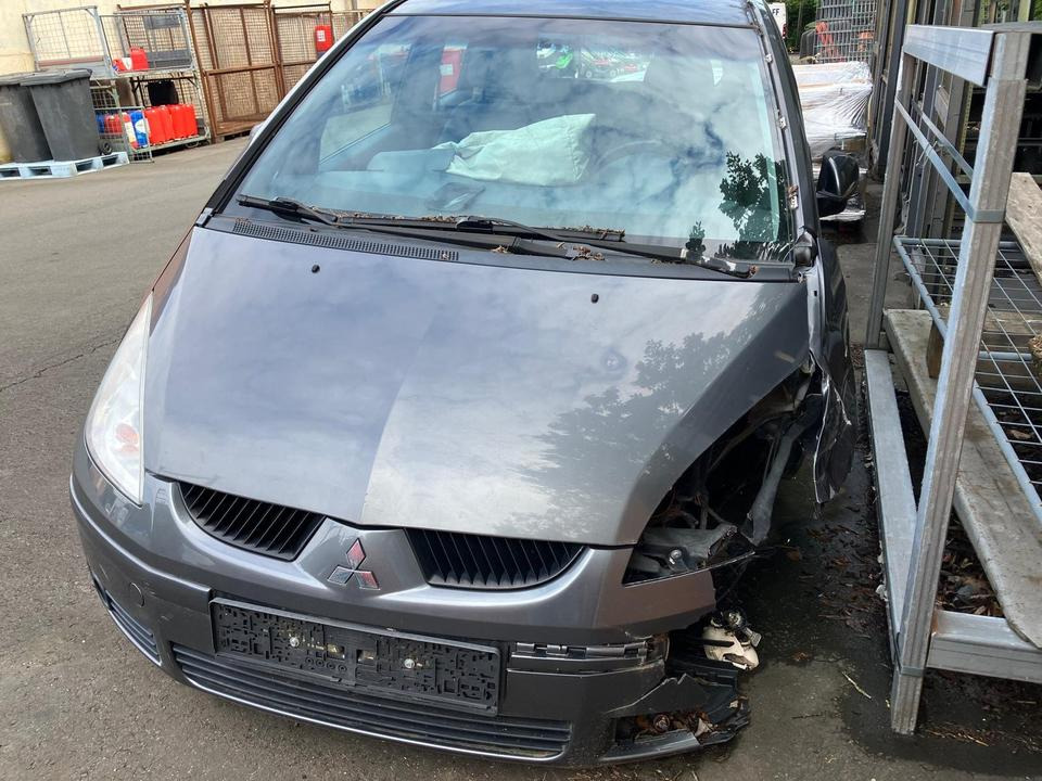 Mitsubishi Colt Unfallfahrzeug - Coche: foto 4 Mitsubishi Colt Unfallfahrzeug - Coche: foto 4
