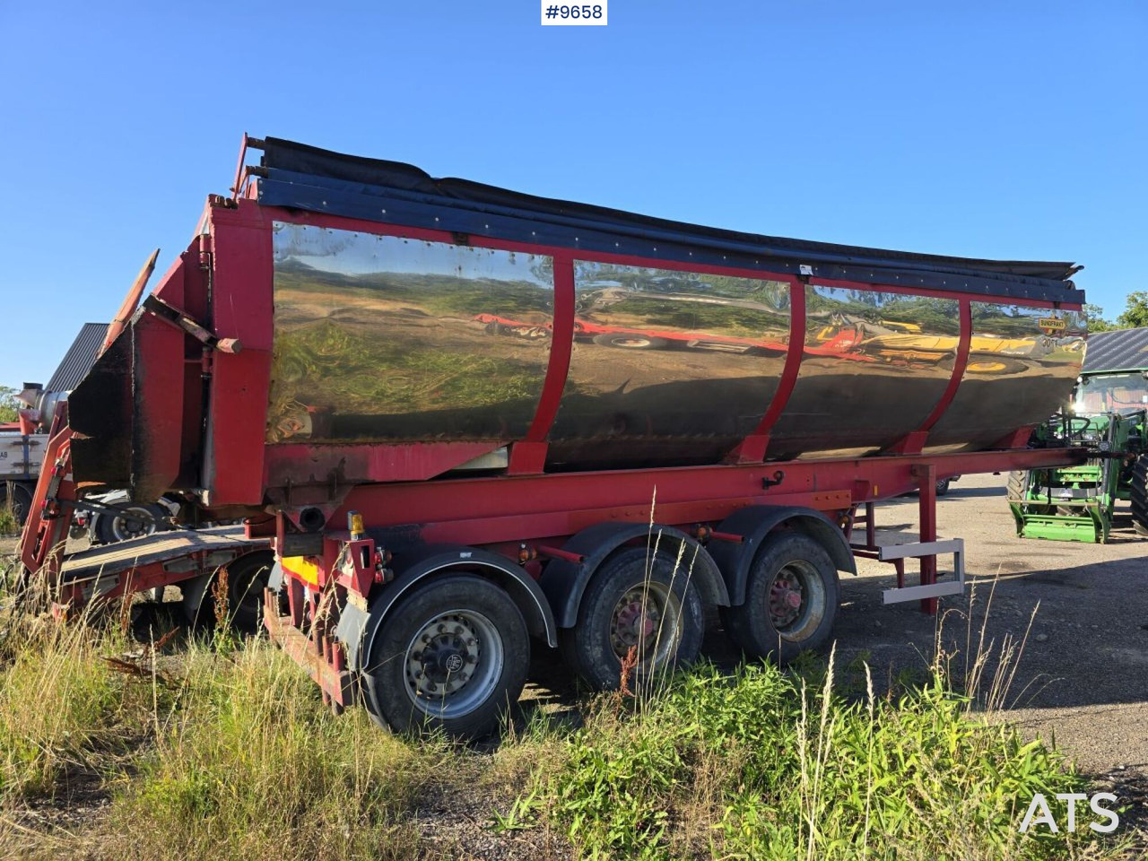 Asphalt trailer Parator STI 17-24 - Semirremolque volquete, Construcción de carreteras: foto 3 Asphalt trailer Parator STI 17-24 - Semirremolque volquete, Construcción de carreteras: foto 3