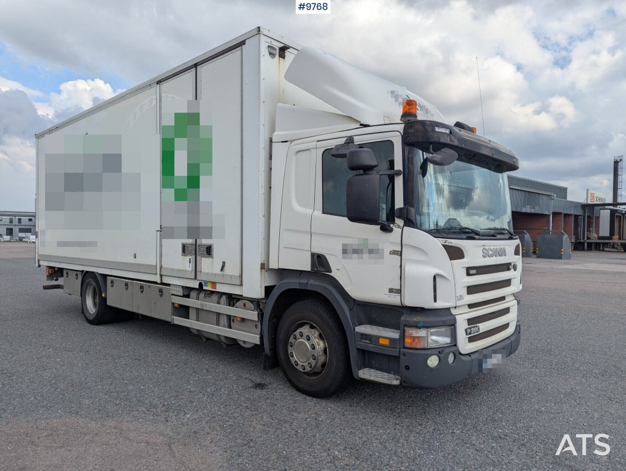 Box Truck Scania P280 4X2 with tail lift - Camión caja cerrada: foto 2 Box Truck Scania P280 4X2 with tail lift - Camión caja cerrada: foto 2