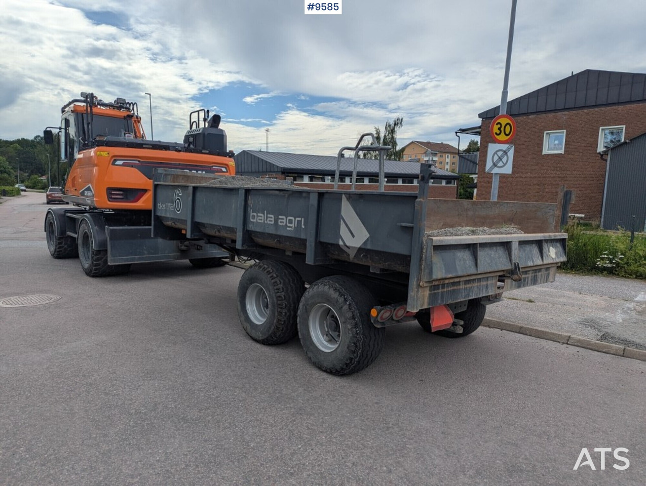 Excavator Doosan DX160W-7 with tipper (SEE VIDEO) - Excavadora de ruedas: foto 5 Excavator Doosan DX160W-7 with tipper (SEE VIDEO) - Excavadora de ruedas: foto 5