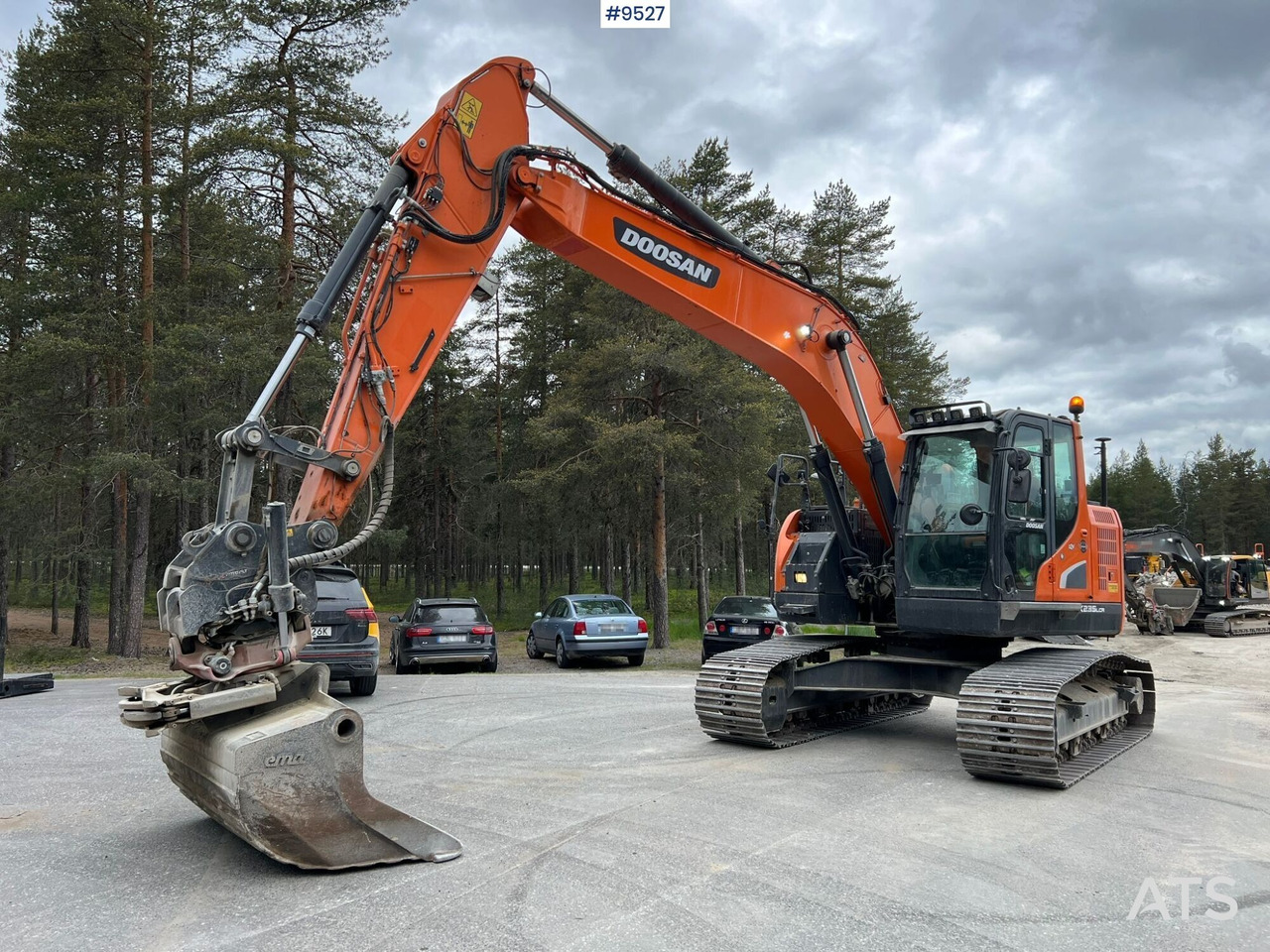 Excavator Doosan DX235 LCR-5 with excavator system (SEE VIDEO) - Excavadora de cadenas: foto 1 Excavator Doosan DX235 LCR-5 with excavator system (SEE VIDEO) - Excavadora de cadenas: foto 1