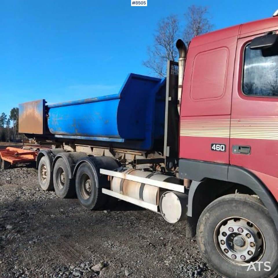 Hook Truck Volvo FH 12 6x4 Tridem with gravel flatbed(VIDEO) - Camión multibasculante: foto 2 Hook Truck Volvo FH 12 6x4 Tridem with gravel flatbed(VIDEO) - Camión multibasculante: foto 2