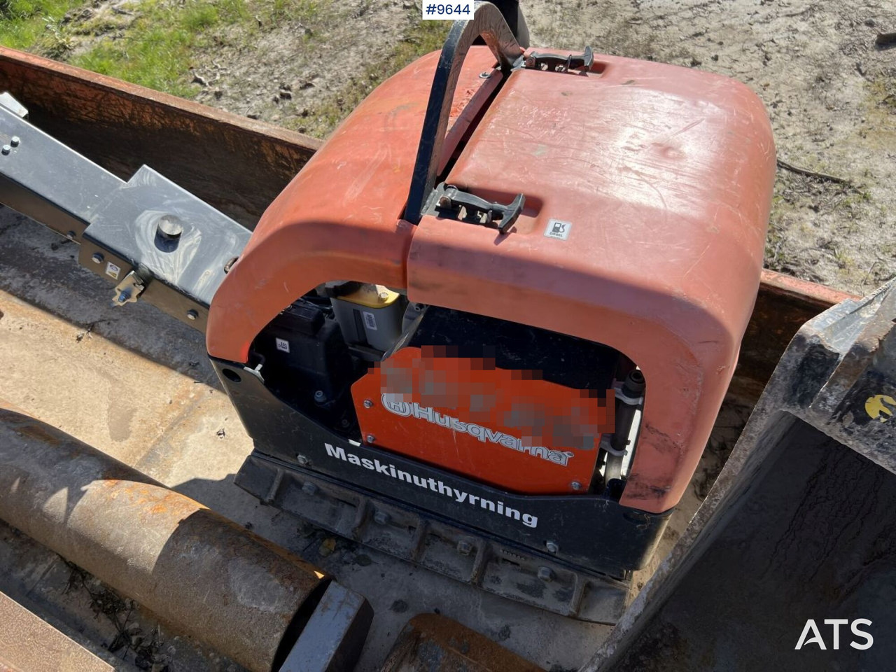Plancha reversible Husqvarna LG504 Vibratory Plate: foto 9 Plancha reversible Husqvarna LG504 Vibratory Plate: foto 9