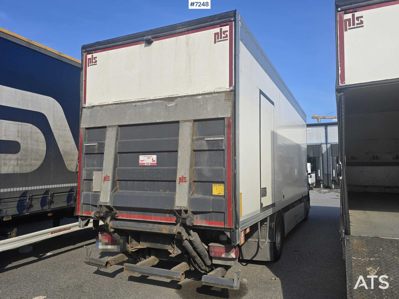 Scania P320 Box truck with tail lift - Camión caja cerrada: foto 4 Scania P320 Box truck with tail lift - Camión caja cerrada: foto 4