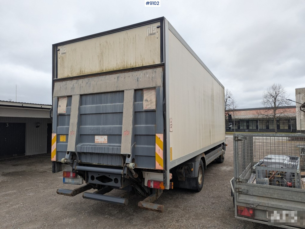 Skåpbil distribution Mercedes Benz 1224 L 4X2 - Camión caja cerrada: foto 2 Skåpbil distribution Mercedes Benz 1224 L 4X2 - Camión caja cerrada: foto 2