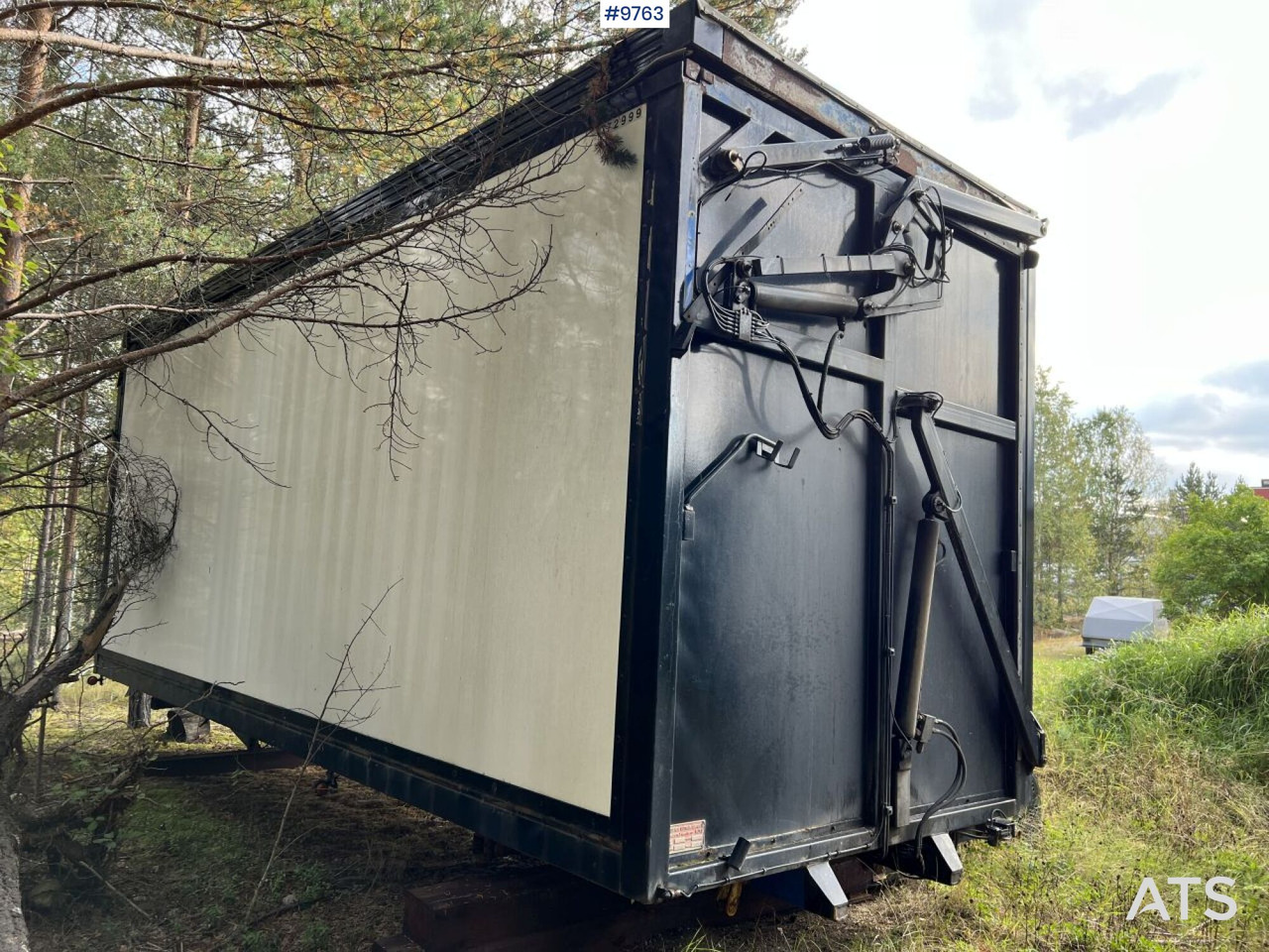 VOLVO FH16-660 6*2 LAXO-Bracket with load changer, woodchip box, and flatbed - Camión multibasculante: foto 5 VOLVO FH16-660 6*2 LAXO-Bracket with load changer, woodchip box, and flatbed - Camión multibasculante: foto 5