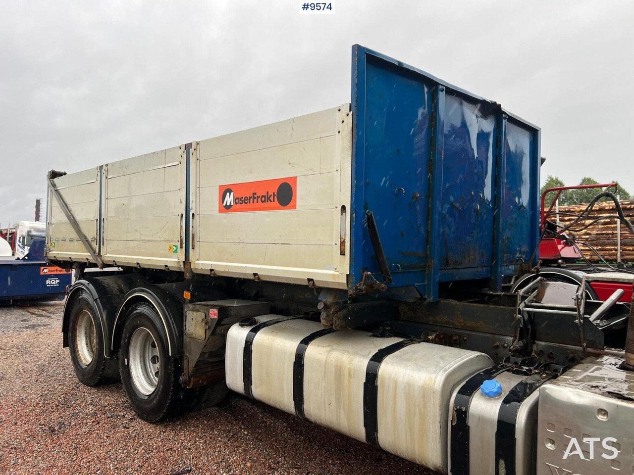 Camión caja abierta Volvo FH 520 6X4 Quick lock with flatbed: foto 11