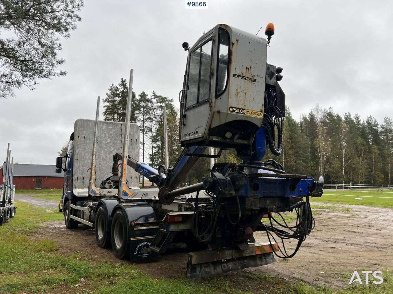 Volvo FH D13 Timber truck with Palfinger M110 crane - Camión forestal: foto 5 Volvo FH D13 Timber truck with Palfinger M110 crane - Camión forestal: foto 5