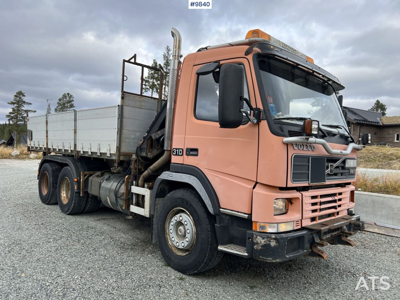 Volvo FM7 crane truck/tipper truck with Hiab 112 (video) - Camión volquete: foto 3 Volvo FM7 crane truck/tipper truck with Hiab 112 (video) - Camión volquete: foto 3