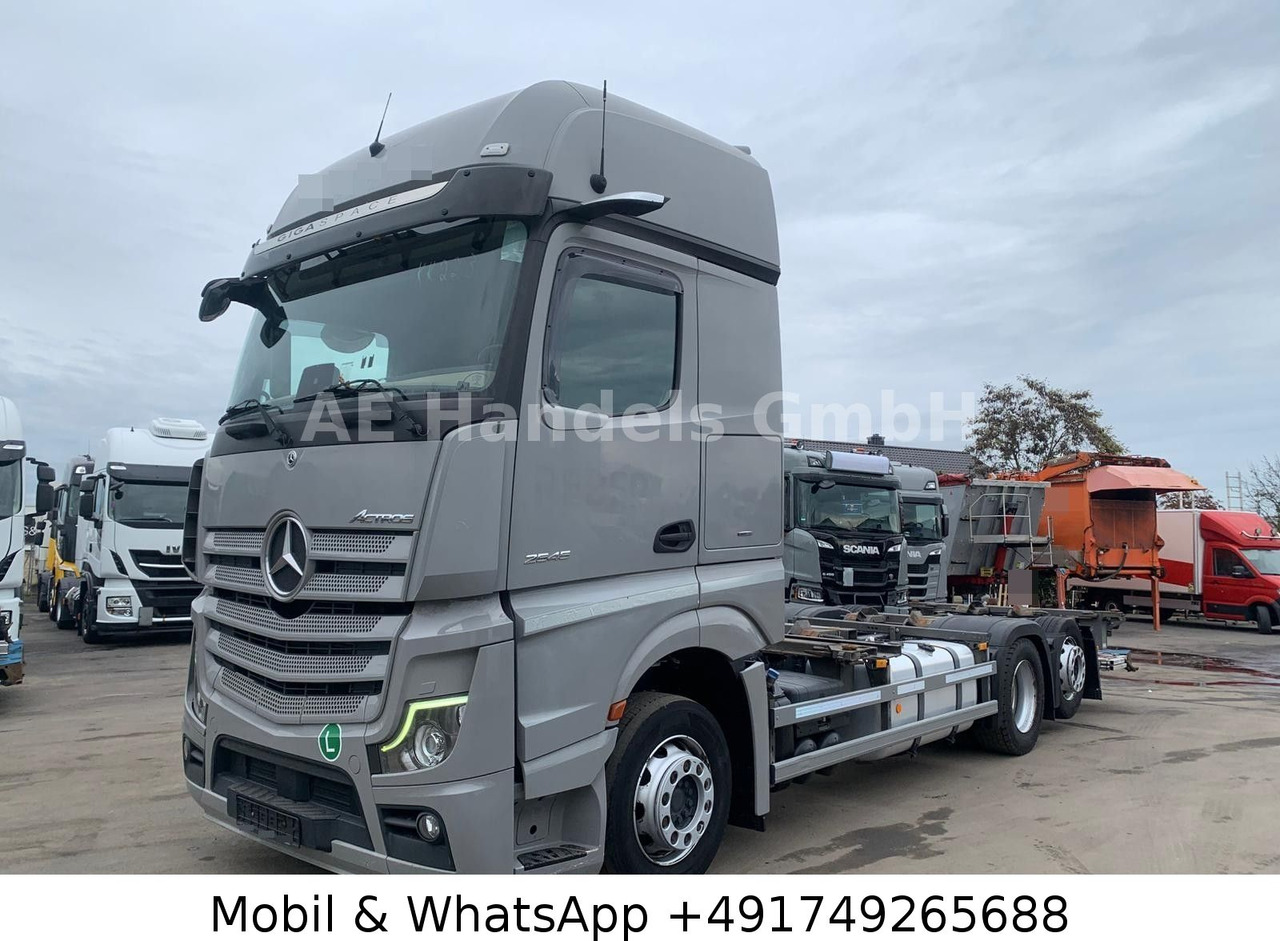 Mercedes-Benz Actros V 2545 BigSpace LL*Retarder/LBW/Lenk+Lift - Camión portacontenedore/ Intercambiable: foto 1 Mercedes-Benz Actros V 2545 BigSpace LL*Retarder/LBW/Lenk+Lift - Camión portacontenedore/ Intercambiable: foto 1