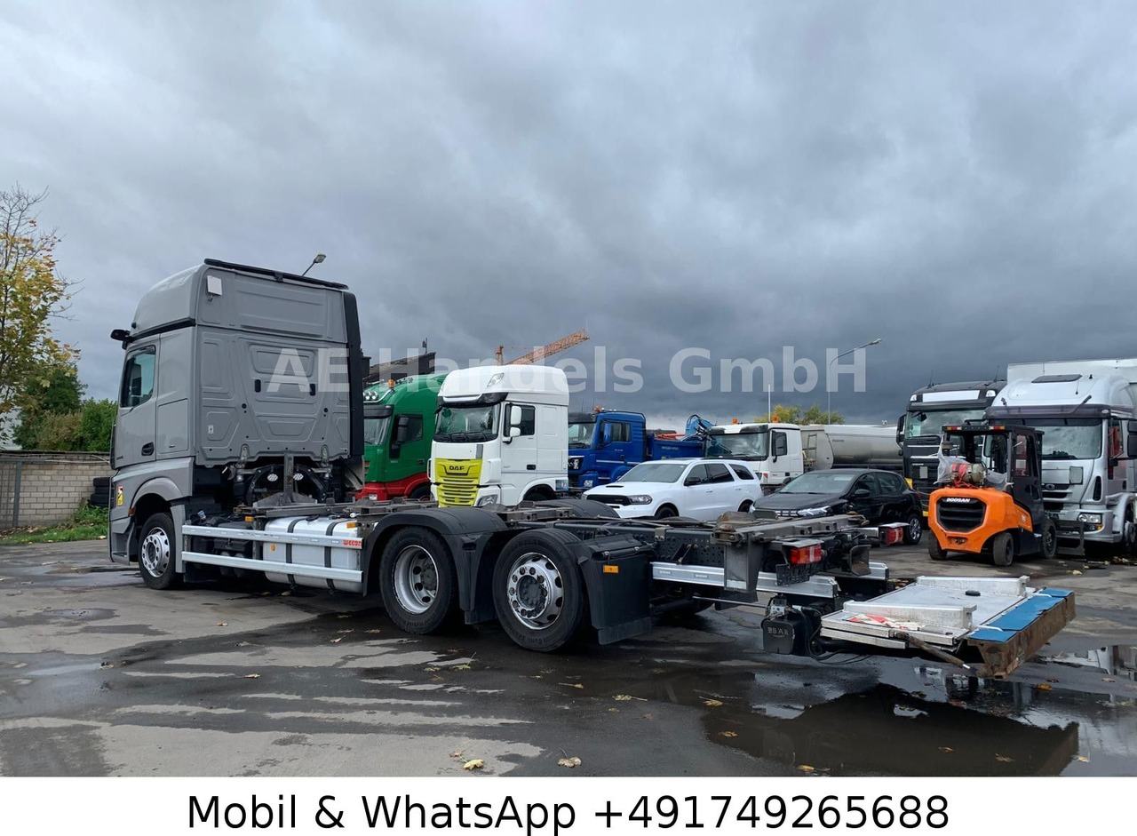Mercedes-Benz Actros V 2545 BigSpace LL*Retarder/LBW/Lenk+Lift - Camión portacontenedore/ Intercambiable: foto 2 Mercedes-Benz Actros V 2545 BigSpace LL*Retarder/LBW/Lenk+Lift - Camión portacontenedore/ Intercambiable: foto 2