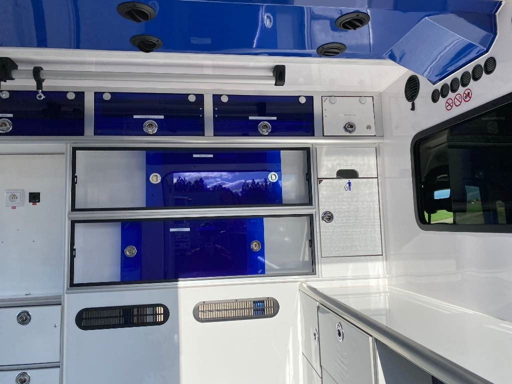 Ambulancia Fiat LES DAUPHINS/DUCATO TORINO 2.3M-Jet 160 endommagée: foto 30 Ambulancia Fiat LES DAUPHINS/DUCATO TORINO 2.3M-Jet 160 endommagée: foto 30