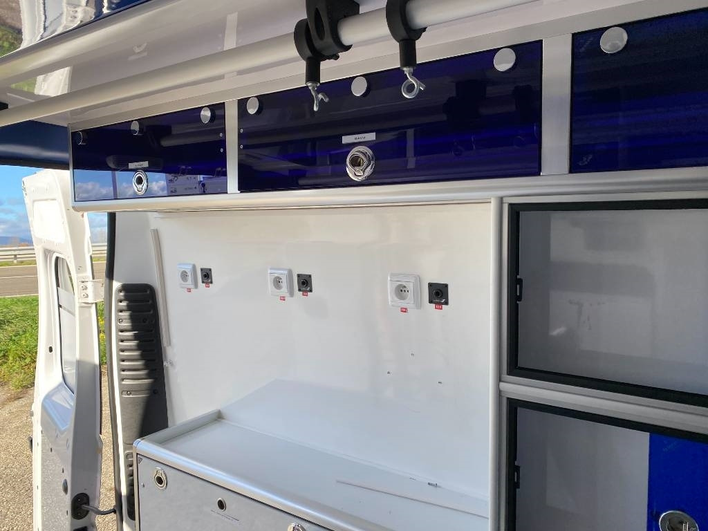 Ambulancia Fiat LES DAUPHINS/DUCATO TORINO 2.3M-Jet 160 endommagée: foto 25 Ambulancia Fiat LES DAUPHINS/DUCATO TORINO 2.3M-Jet 160 endommagée: foto 25