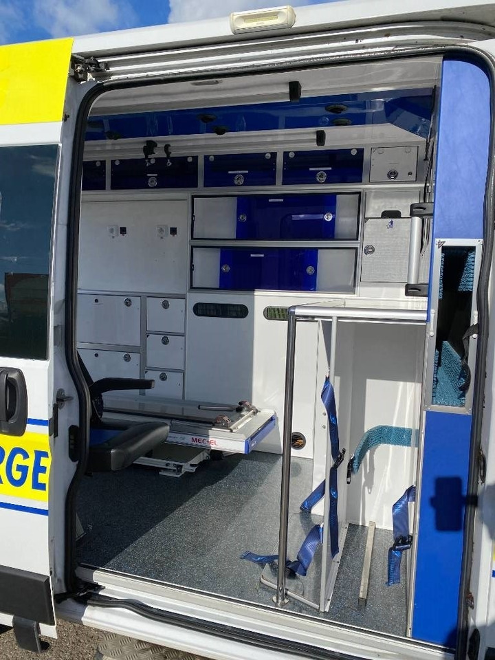 Ambulancia Fiat LES DAUPHINS/DUCATO TORINO 2.3M-Jet 160 endommagée: foto 29 Ambulancia Fiat LES DAUPHINS/DUCATO TORINO 2.3M-Jet 160 endommagée: foto 29