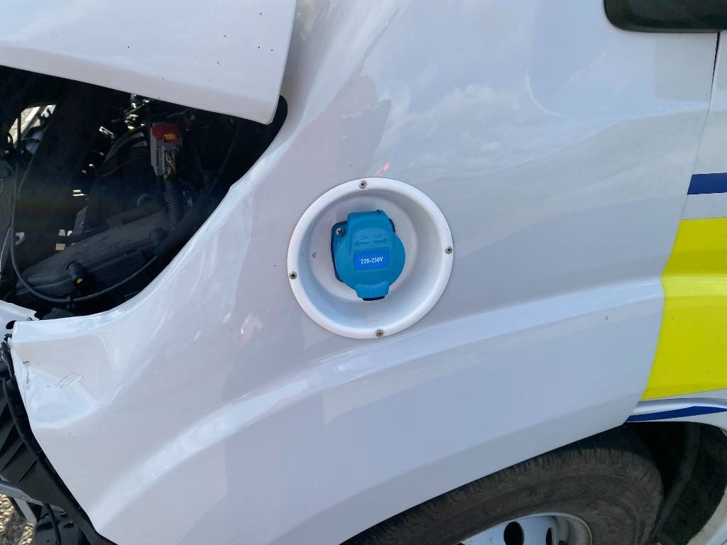 Ambulancia Fiat LES DAUPHINS/DUCATO TORINO 2.3M-Jet 160 endommagée: foto 42 Ambulancia Fiat LES DAUPHINS/DUCATO TORINO 2.3M-Jet 160 endommagée: foto 42