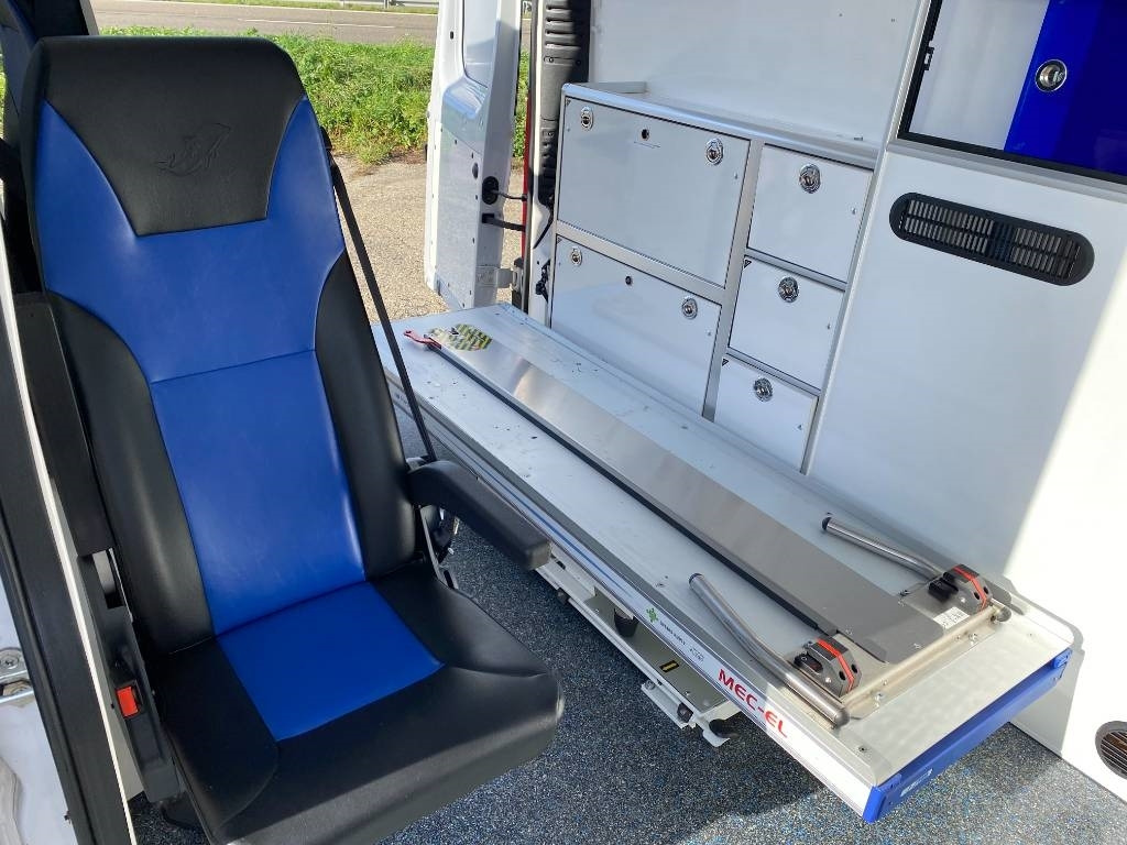 Ambulancia Fiat LES DAUPHINS/DUCATO TORINO 2.3M-Jet 160 endommagée: foto 32 Ambulancia Fiat LES DAUPHINS/DUCATO TORINO 2.3M-Jet 160 endommagée: foto 32