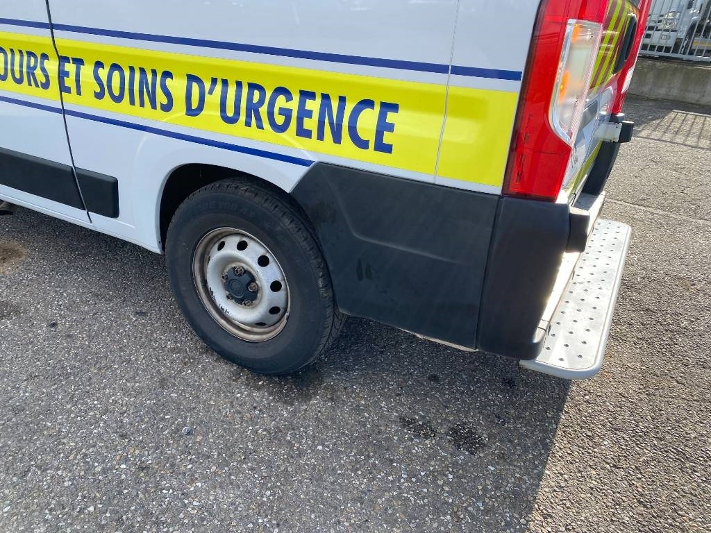 Ambulancia Fiat LES DAUPHINS/DUCATO TORINO 2.3M-Jet 160 endommagée: foto 46 Ambulancia Fiat LES DAUPHINS/DUCATO TORINO 2.3M-Jet 160 endommagée: foto 46