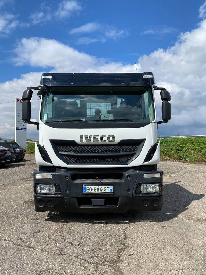 Iveco STRALIS 360 e6 A Réparer - Grua de remolque autos: foto 2 Iveco STRALIS 360 e6 A Réparer - Grua de remolque autos: foto 2