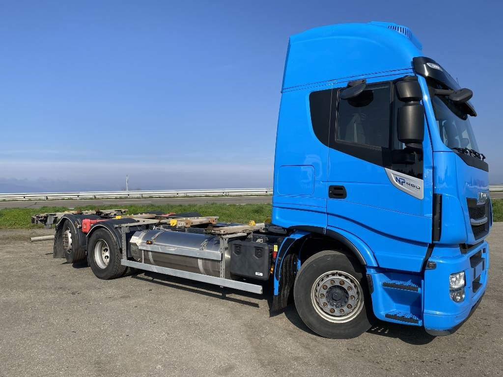 Iveco STRALIS 460NP LNG RETARDER - Camión portacontenedore/ Intercambiable: foto 3 Iveco STRALIS 460NP LNG RETARDER - Camión portacontenedore/ Intercambiable: foto 3