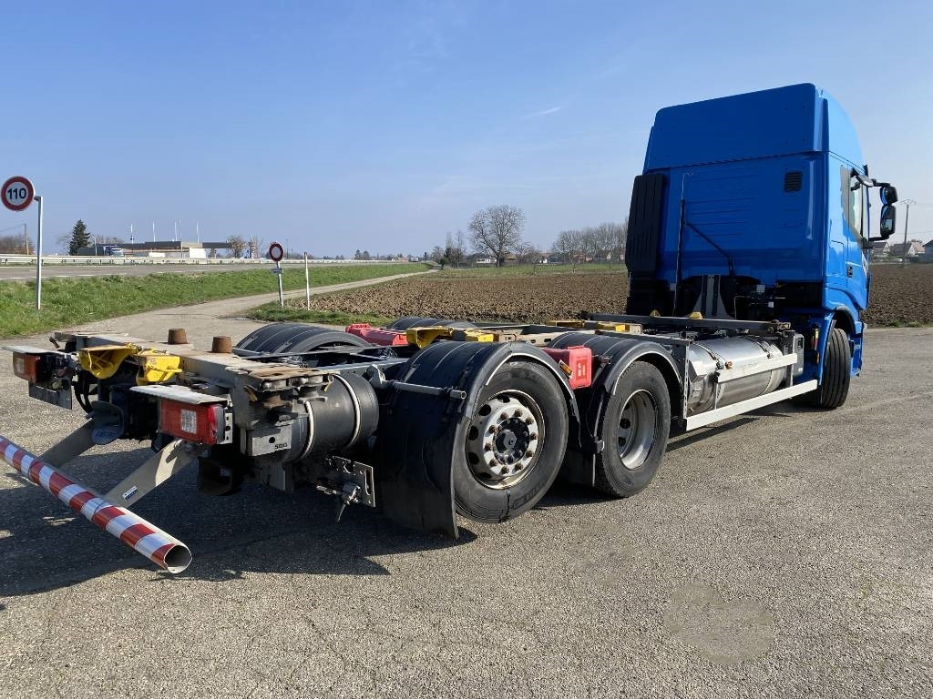 Iveco STRALIS 460NP LNG RETARDER - Camión portacontenedore/ Intercambiable: foto 4 Iveco STRALIS 460NP LNG RETARDER - Camión portacontenedore/ Intercambiable: foto 4
