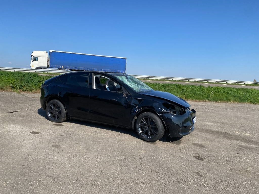 Tesla Model Y RWD/Origine Française endommagée - Coche: foto 4 Tesla Model Y RWD/Origine Française endommagée - Coche: foto 4
