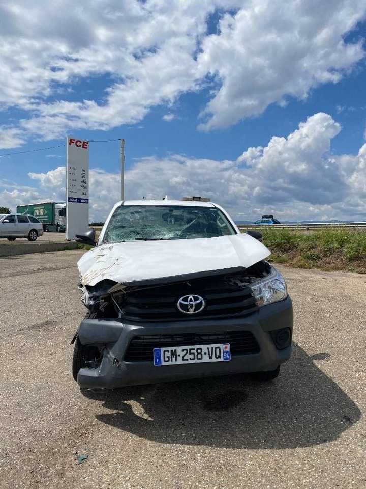 Toyota HILUX 2.4 D4D /MINIMAX COMBINE LONGWAY endommagé - Limpieza de alcantarillado: foto 2 Toyota HILUX 2.4 D4D /MINIMAX COMBINE LONGWAY endommagé - Limpieza de alcantarillado: foto 2