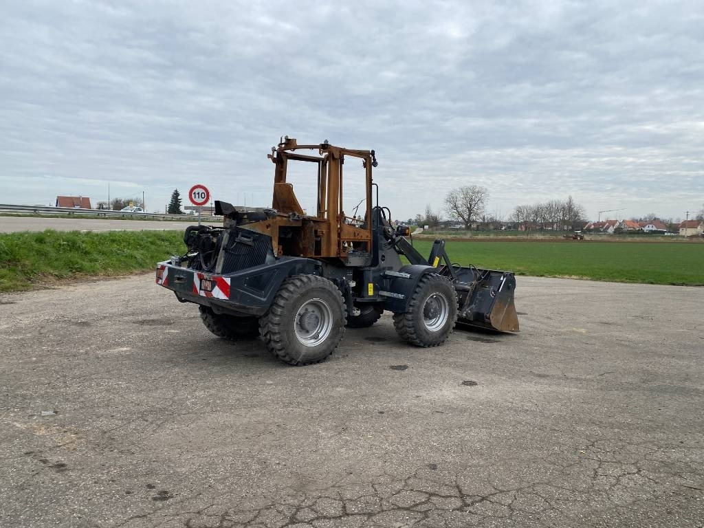 Yanmar V 100 / Certificat CE endommagée - Cargadora de ruedas: foto 4 Yanmar V 100 / Certificat CE endommagée - Cargadora de ruedas: foto 4