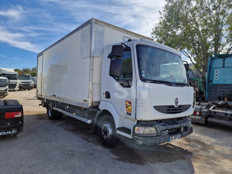 Renault Midlum 180 DCI - Camión caja cerrada: foto 2 Renault Midlum 180 DCI - Camión caja cerrada: foto 2