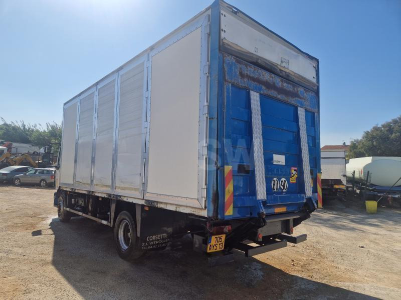 Renault Midlum 220 DCI - Camión caja cerrada: foto 3 Renault Midlum 220 DCI - Camión caja cerrada: foto 3