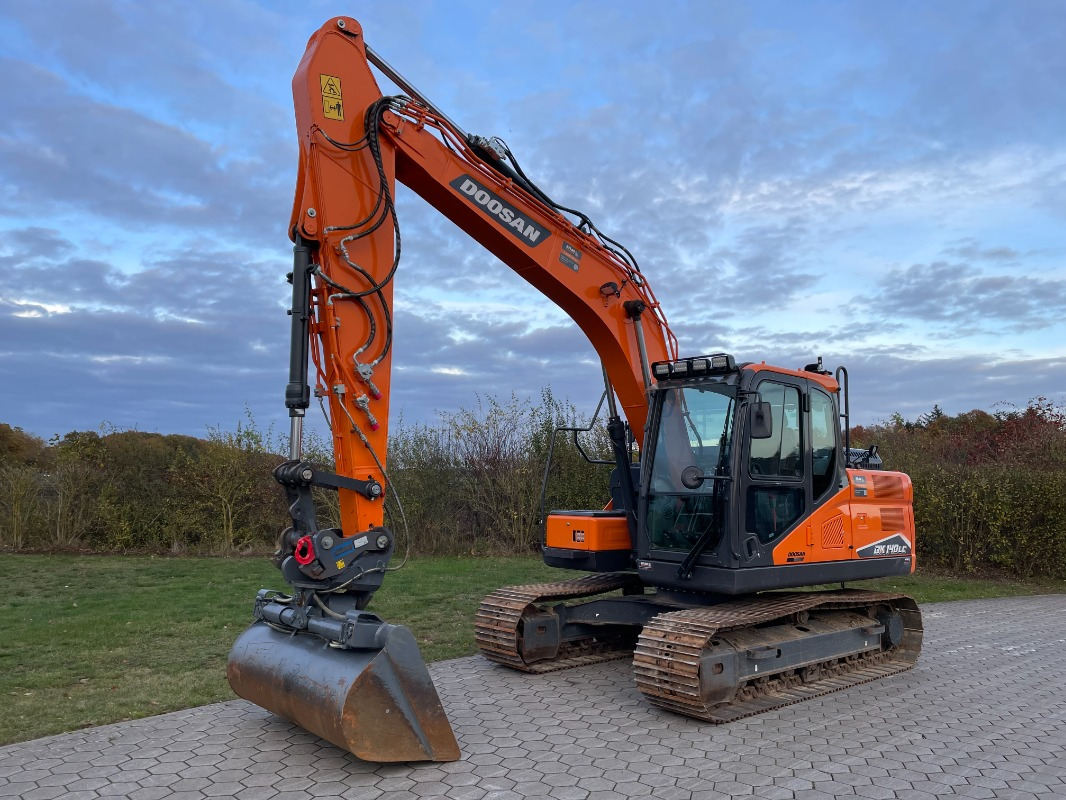 Doosan DX140LC-7 - Excavadora de cadenas: foto 1 Doosan DX140LC-7 - Excavadora de cadenas: foto 1