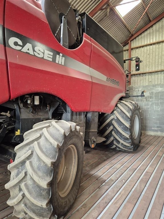 Case IH Axial-Flow 8010 MacDon skærebord - Cosechadora de granos: foto 2 Case IH Axial-Flow 8010 MacDon skærebord - Cosechadora de granos: foto 2